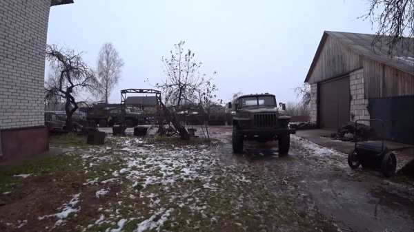 YouTube-блогер поехал за запчастями и нашёл &laquo;Уралы&raquo; и &laquo;КамАЗы&raquo; на консервации