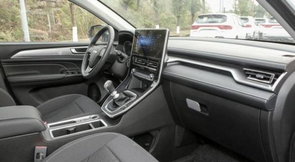 Haval M6: смена имиджа и перекроенный салон