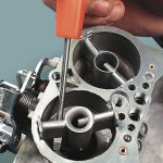 Почему двигатель стреляет в карбюратор: в результате чего возникают хлопки