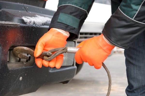 Почему нельзя буксировать машину с АКПП: видео