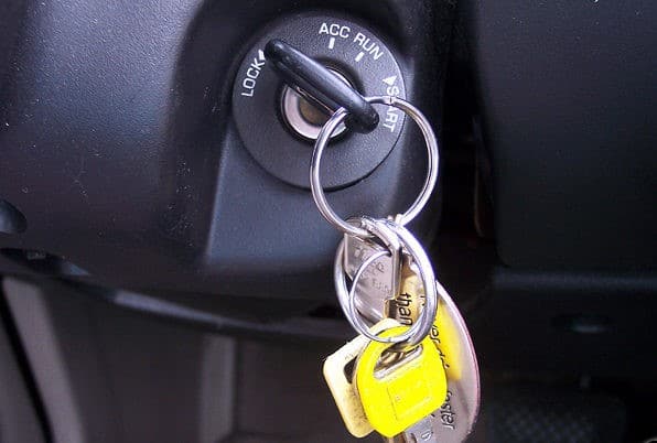 Стартер двигатель крутит, но не заводится мотор