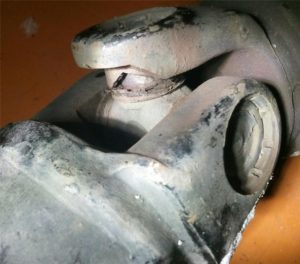 Замена крестовины карданного вала и рулевого вала своими руками