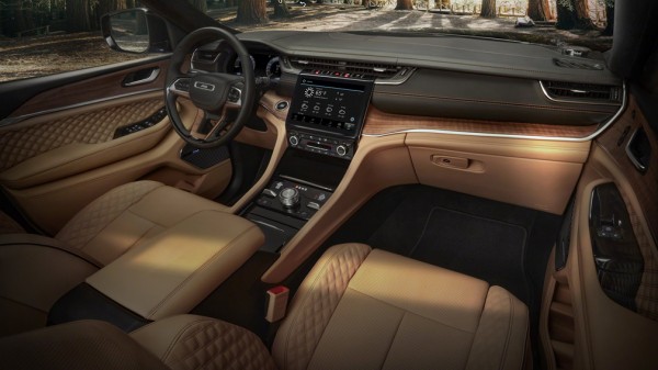 Компания Jeep представила обновлённый Grand Cherokee L