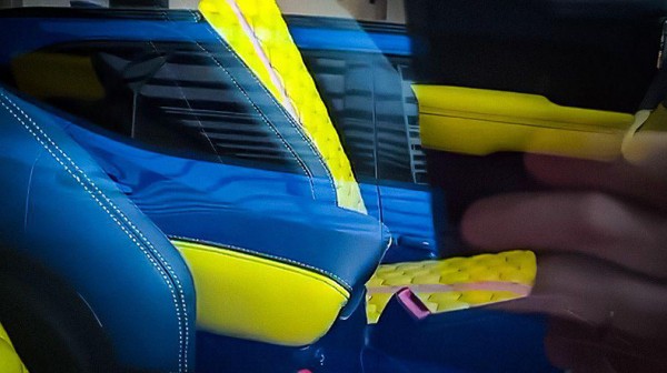 В Сети появились фотографии розового Rezvani Tank с лимонным салоном