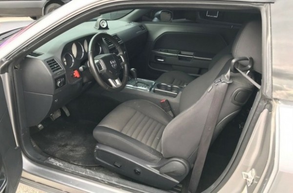 Не едущий Challenger с &laquo;крыльями чайки&raquo;