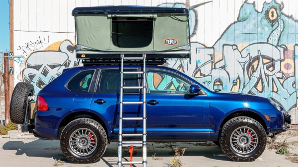 На продажу выставлен внедорожный Porsche Cayenne для любителей путешествий 