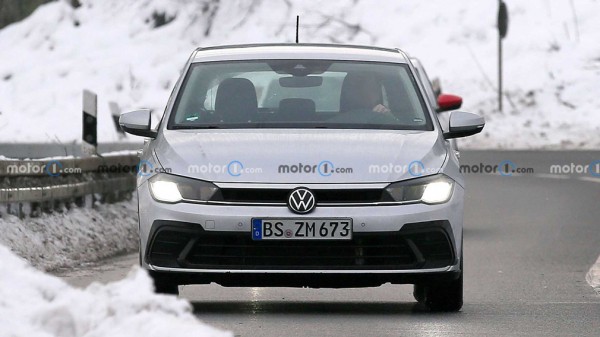 В Сети появились шпионские снимки обновлённого Volkswagen Polo