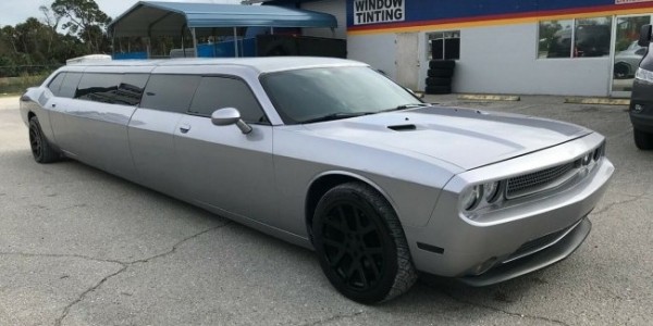 Не едущий Challenger с &laquo;крыльями чайки&raquo;