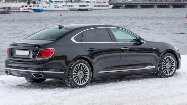 Опубликованы первые изображения рестайлингового Kia K900