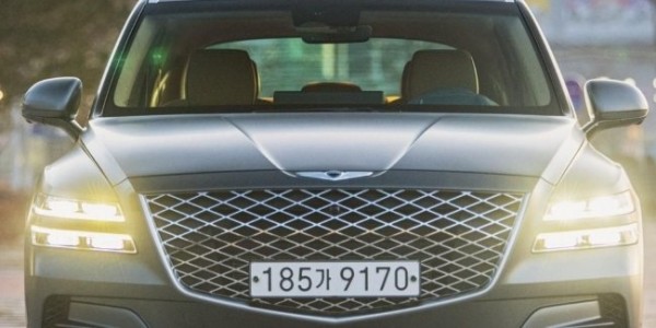 Фотошпионы запечатлели оптику нового Genesis JW EV