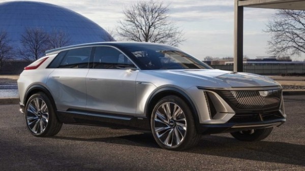 Интерфейс Cadillac Lyriq от создателей Cyberpunk 2077