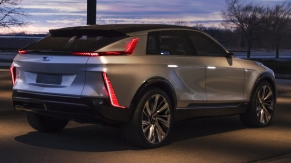 Интерфейс Cadillac Lyriq от создателей Cyberpunk 2077