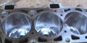 Как правильно делается хонингование цилиндров двигателя