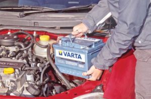 Как зарядить аккумулятор автомобиля в домашних условиях