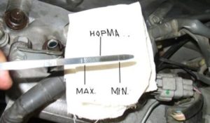 Перелив масла в двигатель: последствия и признаки