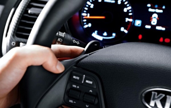 Почему дергается машина в движении