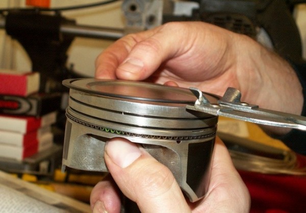 Подбор поршневых колец: размеры и материалы изготовления
