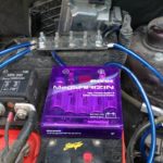 Стартер щелкает, но двигатель не крутится