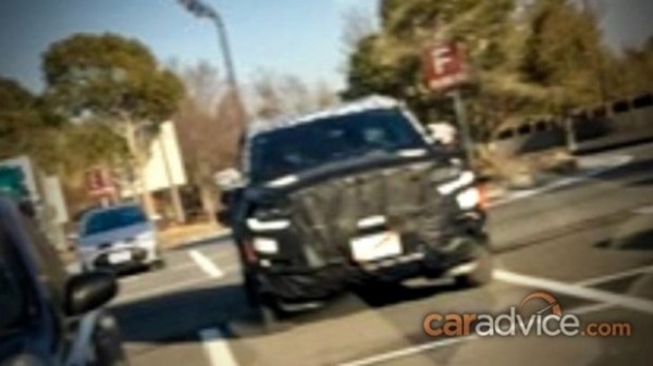 Свежие фото Toyota Land Cruiser 300