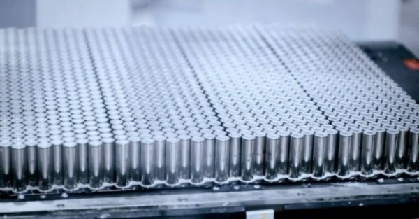 Tesla останется с Panasonic, но на более выгодных условиях