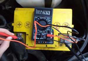 Утечка тока в автомобиле: проверка мультиметром