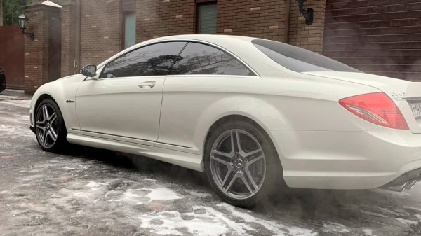 Россиянин выставил на продажу уникальный Mercedes-Benz CL 63 AMG в состоянии нового