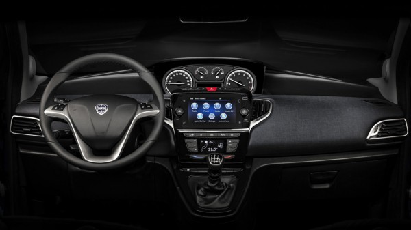 Представлен новый хэтчбек Lancia Ypsilon