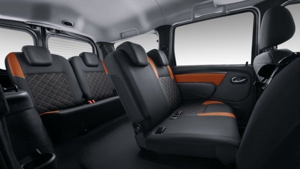 Назвали цены на новую Lada Largus