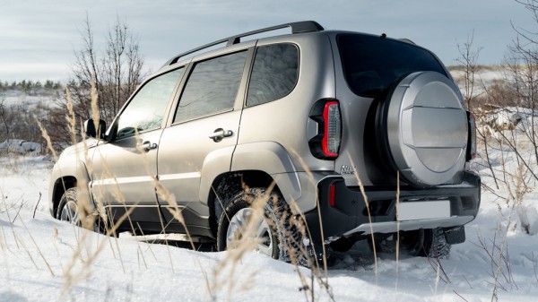 В Сети появились первые изображения трёхдверной Lada Niva Travel