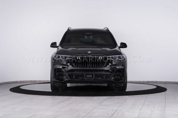 Канадцы построили первый в мире бронированный BMW X7 &laquo;для всех&raquo; (видео)