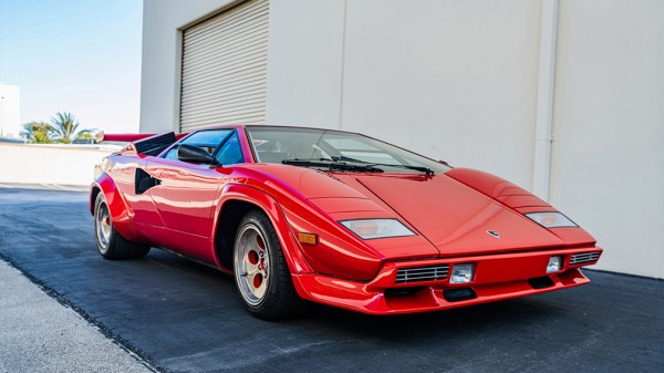 На продажу выставили редкий Lamborghini Countach 1982 года