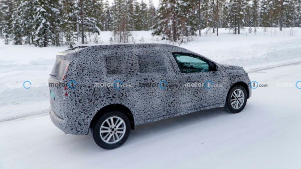 На тестах заметили универсал Dacia Logan новой генерации 