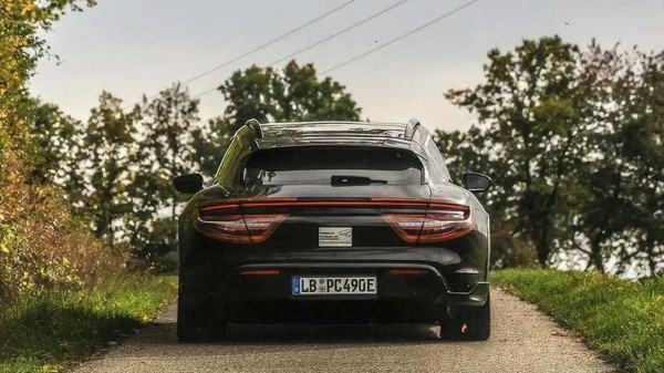 Компания Porsche анонсировала электроуниверсал Taycan Cross Turismo