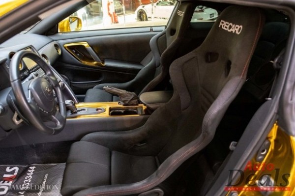 &laquo;Ты мой золотой&raquo;: в Дубае продается уникальный Nissan GT-R