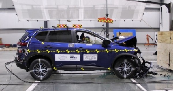 Краш-тест Nissan Rogue: кроссовер не впечатлил экспертов