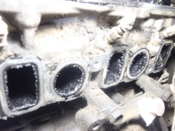 Очистка впускного коллектора дизельного мотора  &nbsp;