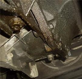 Почему двигатель ест масло