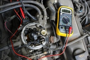 Почему на холодном бензиновом и дизельном двигателе плавают обороты