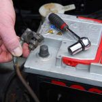 Срок службы аккумуляторов автомобильных: сколько служит аккумулятор на машине