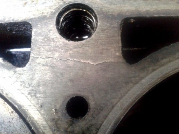 Треснул блок двигателя: что делать?