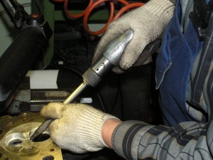 Треснул блок двигателя: что делать?