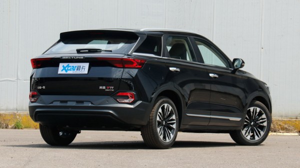 В России FAW представит новый кроссовер Bestune T77 летом 2021 года