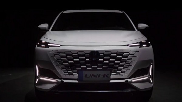 Объявили цену нового кроссовера Changan Uni-K
