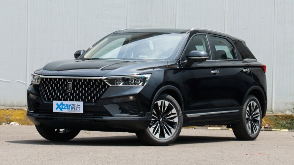 В России FAW представит новый кроссовер Bestune T77 летом 2021 года