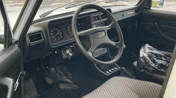 В России продают ВАЗ-2107 почти без пробега за 1 млн рублей