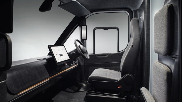 Стартап бывшего главы Yota представил свой первый электрический фургон