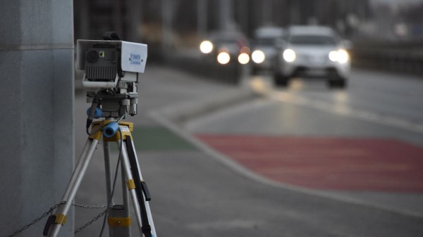 Камеры выявят выброшенный из машины мусор