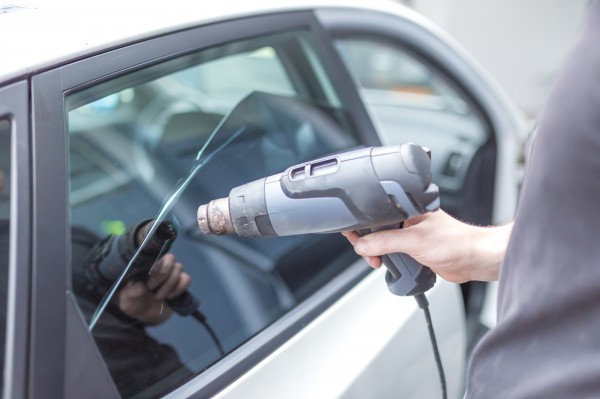 Как снять тонировку своими руками: самый простой и эффективный метод