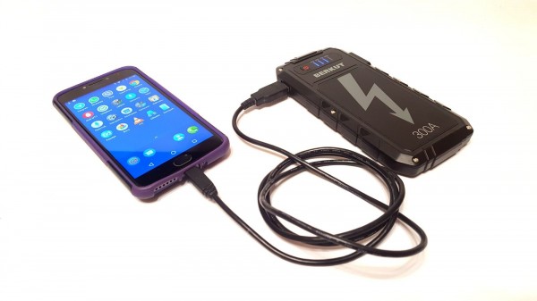 &laquo;Когда 1,6 литра лучше, чем 2,0 литра&raquo;. Тестируем пусковой бустер размером со смартфон