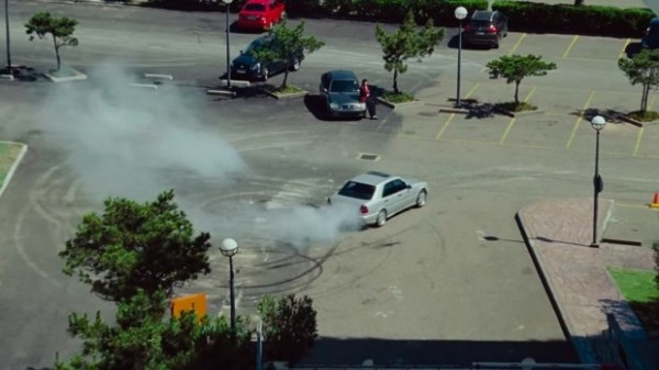 Mercedes очень круто прорекламировал бесполезную опцию S-Класса